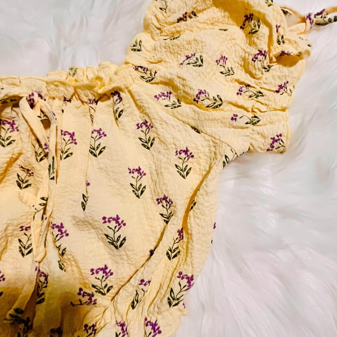 So cute!! Cider yellow with lavender flowers... Depop