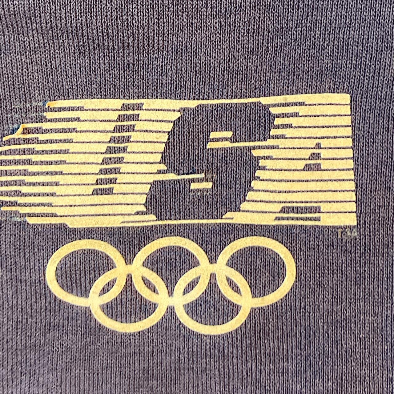 levi-s-men-s-blue-and-grey-sweatshirt-depop