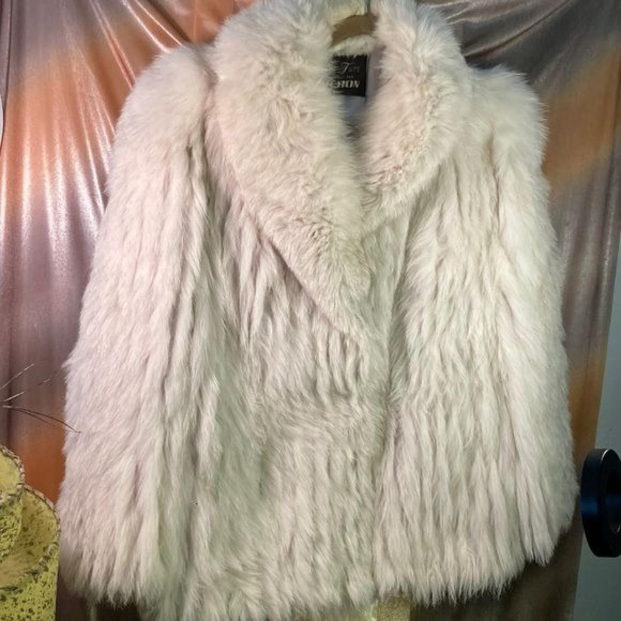 Vintage 1970 s Bon Marche Eilers Fur Coat White Gray. Depop