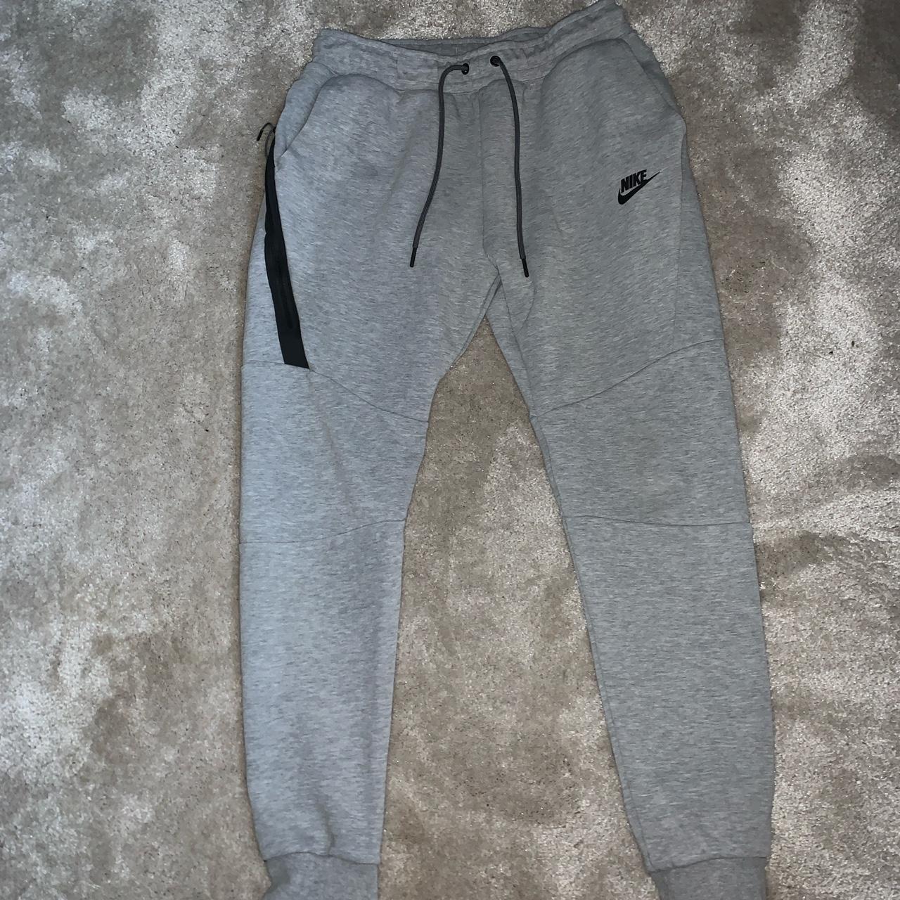 mens grey nike tech fleece joggers