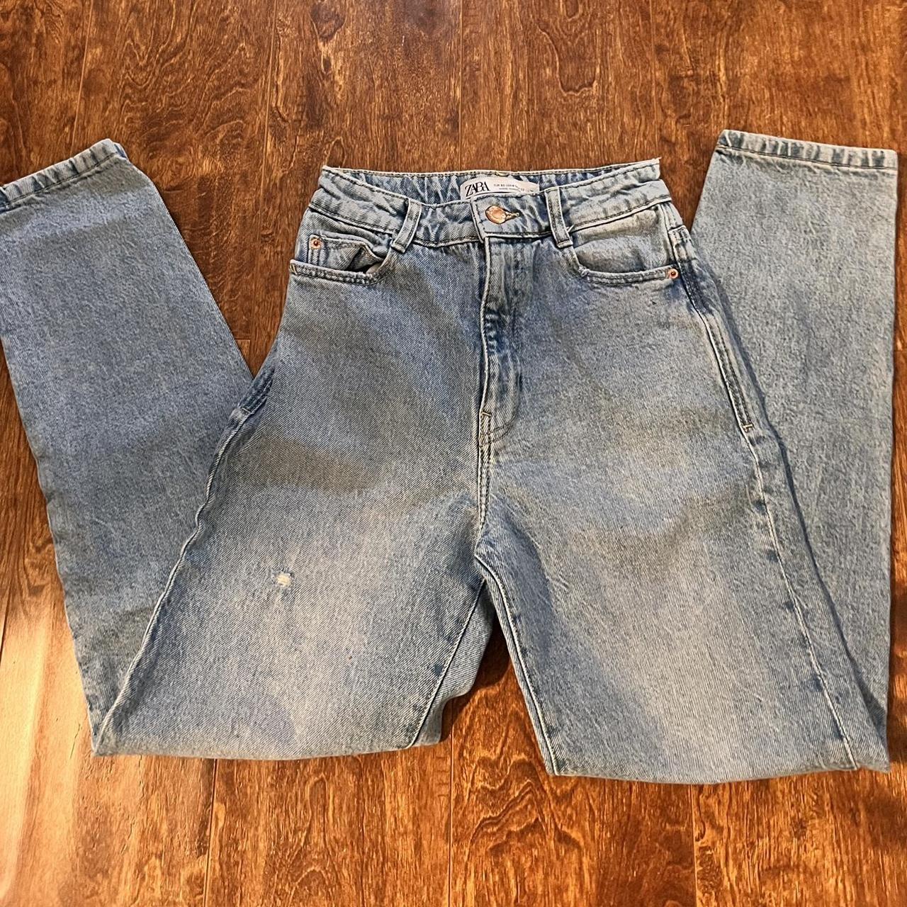 Zara high rise mom jean Size 0 Great fit - Depop