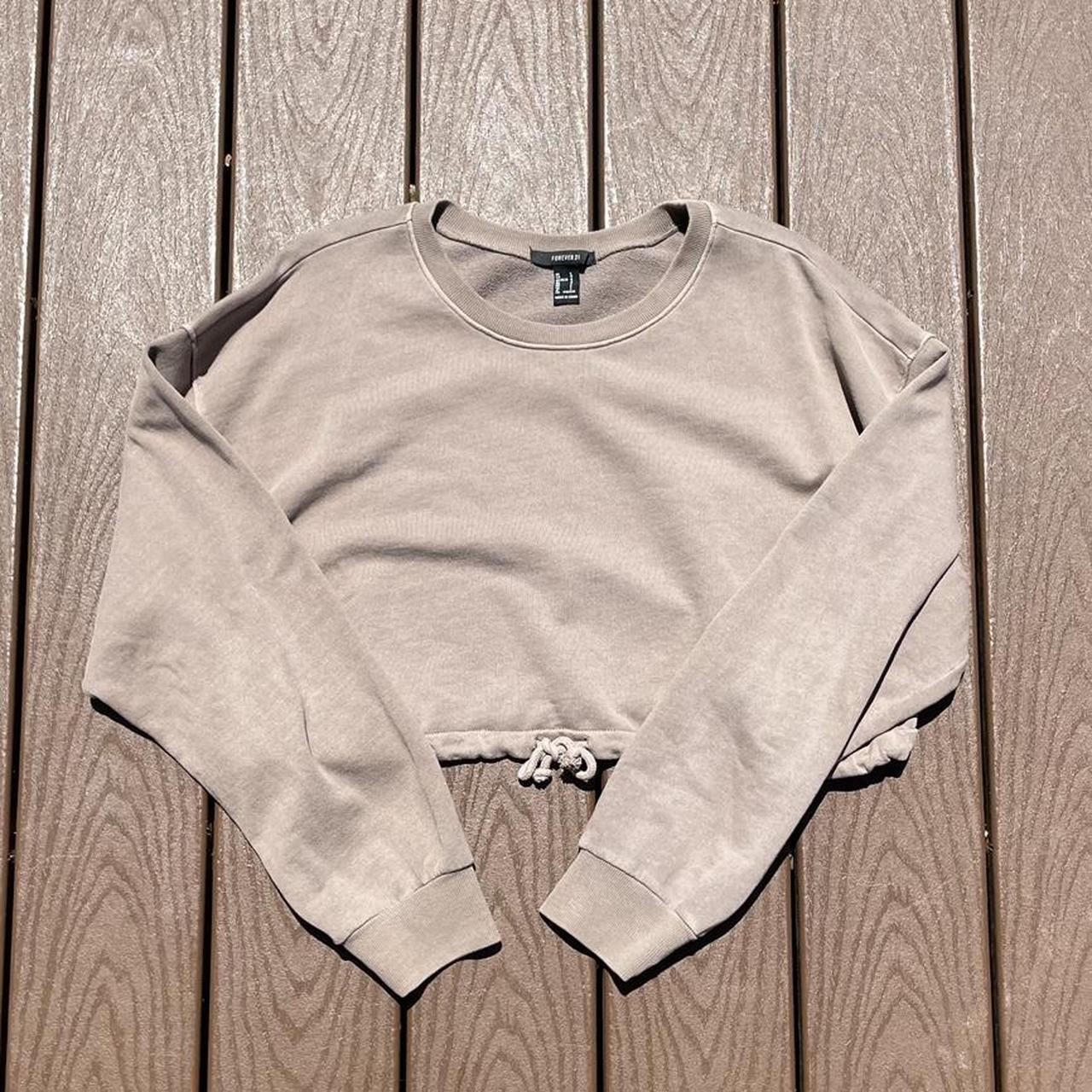 cropped forever 21 boston crewneck brand new - Depop