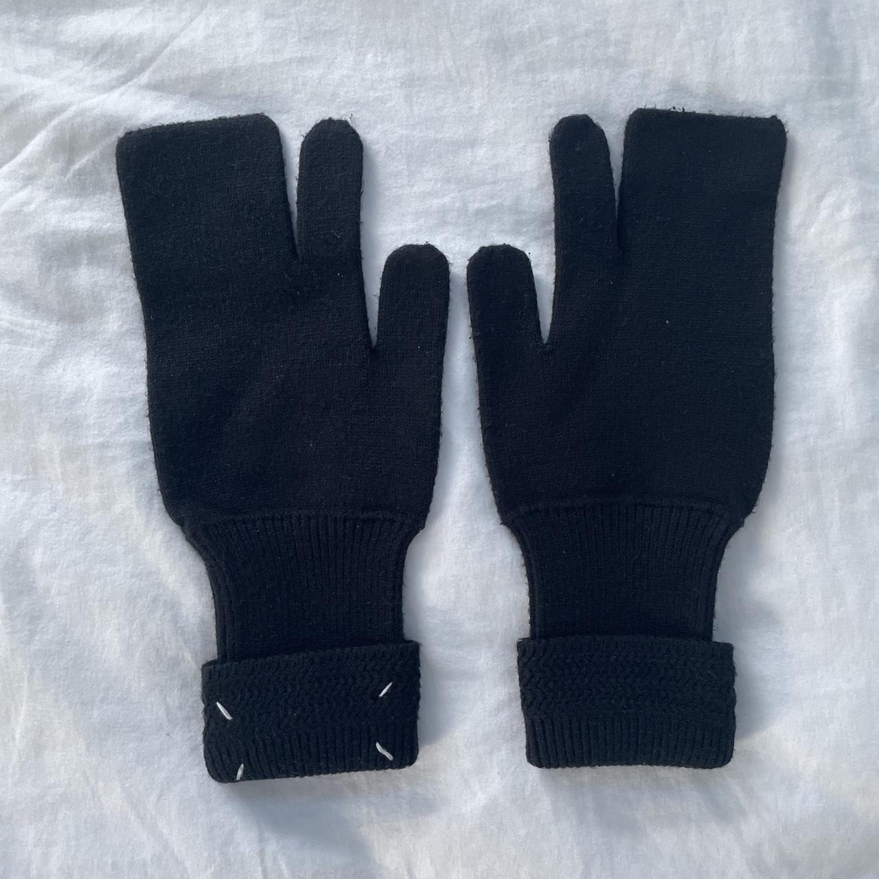 Maison Margiela Men's Black Gloves | Depop