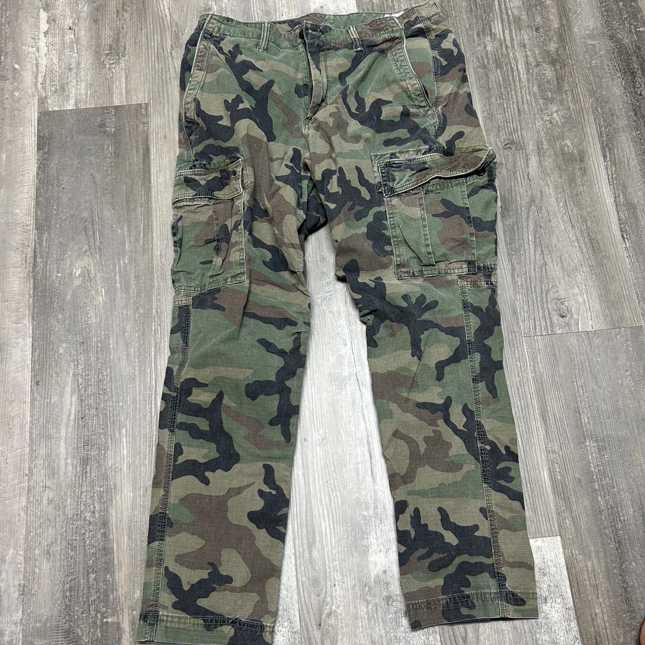 GAP Camo Vintage Cargo Pants! In great | Depop