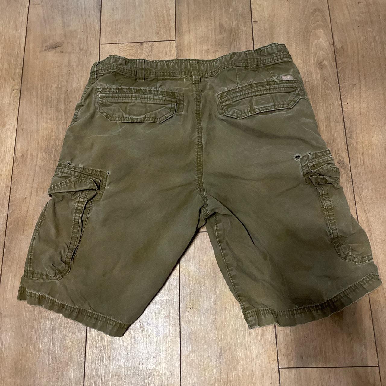 IZOD cargo shorts Olive Green Size: 32 - Depop