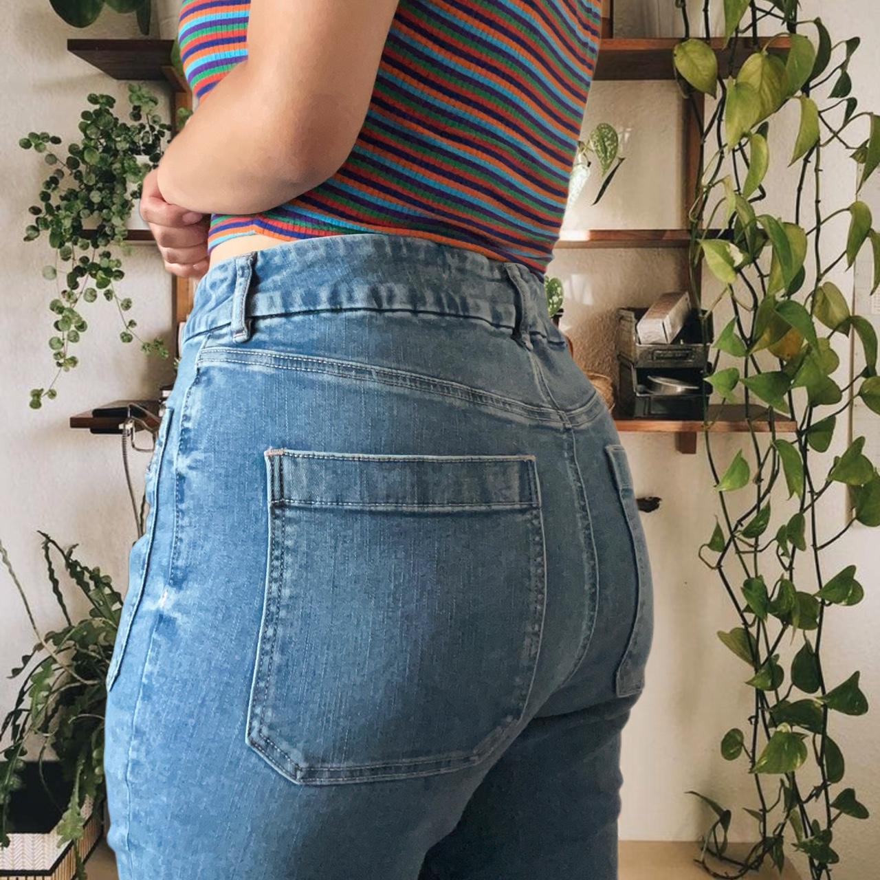 american eagle flare jeans! stretchy and super comfy - Depop