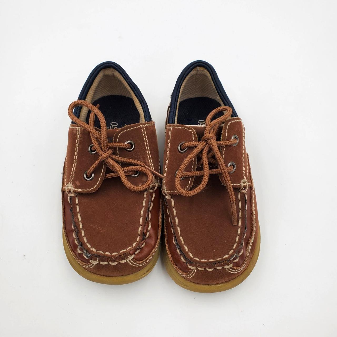 Features Boys Boat Shoe Seth Color