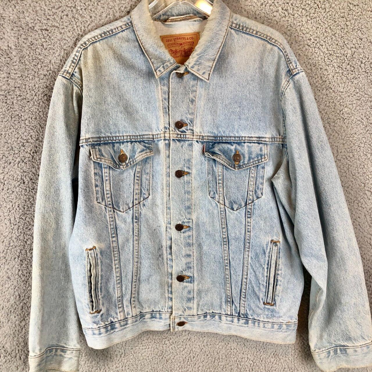 Levi's Strauss Denim Trucker Jacket Mens Size Large... - Depop