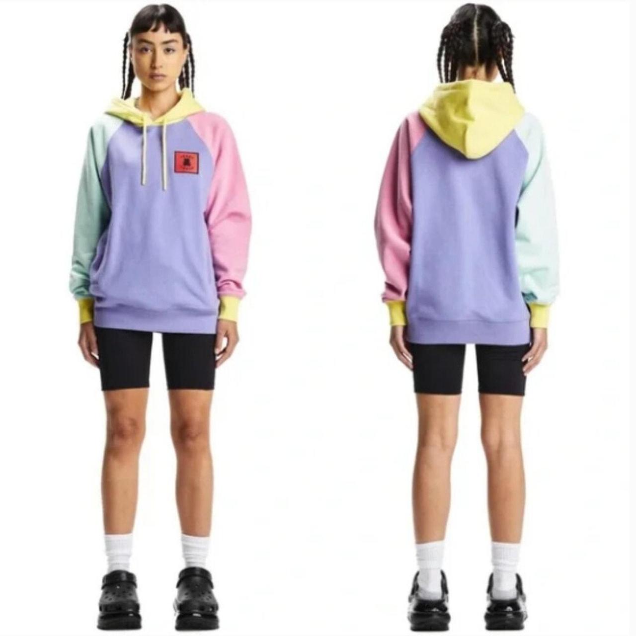 Teddy selling fresh pastel colorblock shorts