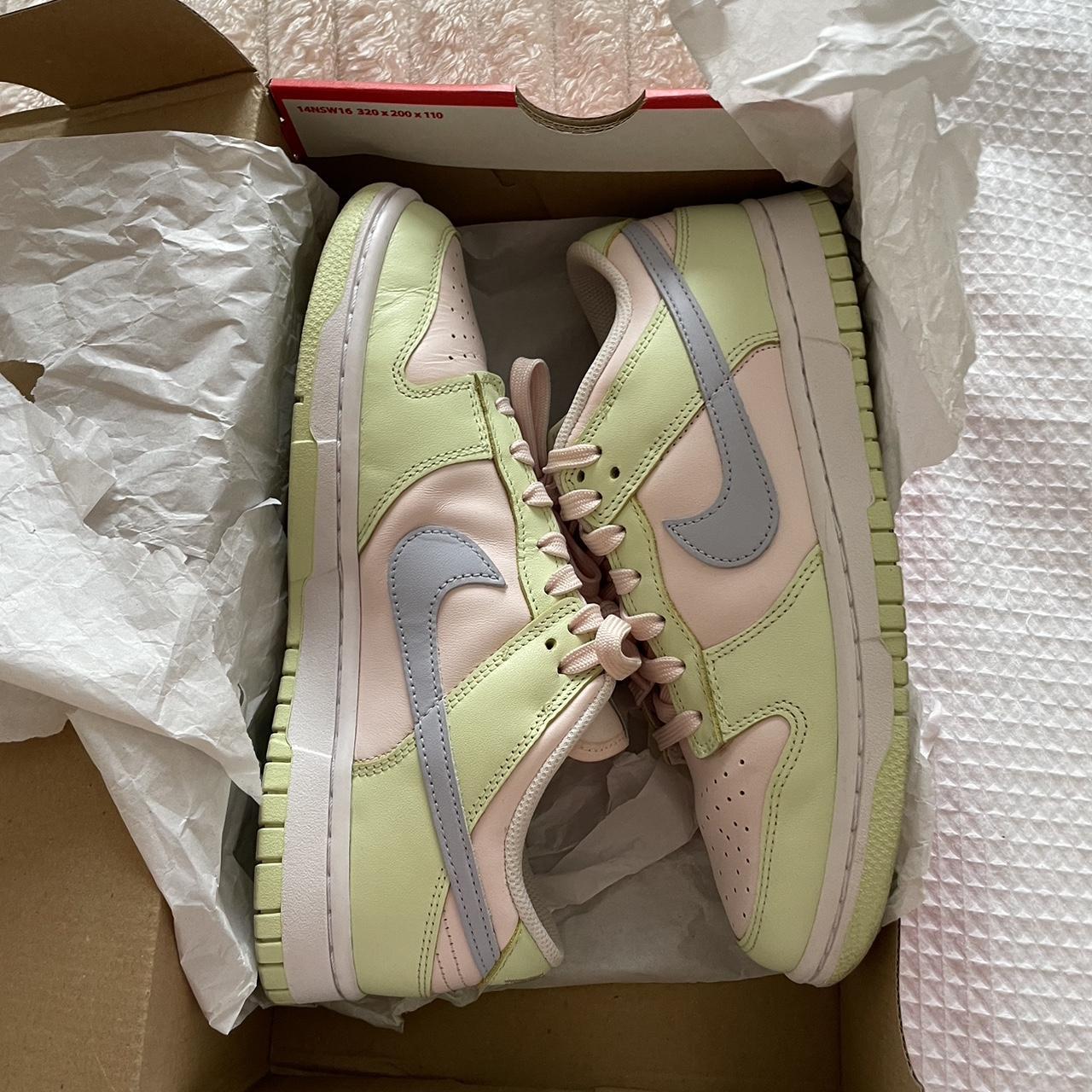 NIKE DUNKS PINK/GHOST LIME ICE SIZE 6 WORN A FEW... Depop