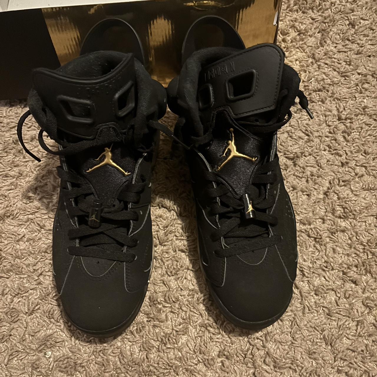 DMP JORDAN 6 SIZE 9 WITH BOX BARELY WORN - Depop