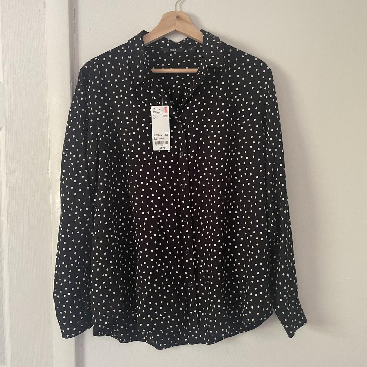 UNIQLO Women's Black and White Blouse | Depop