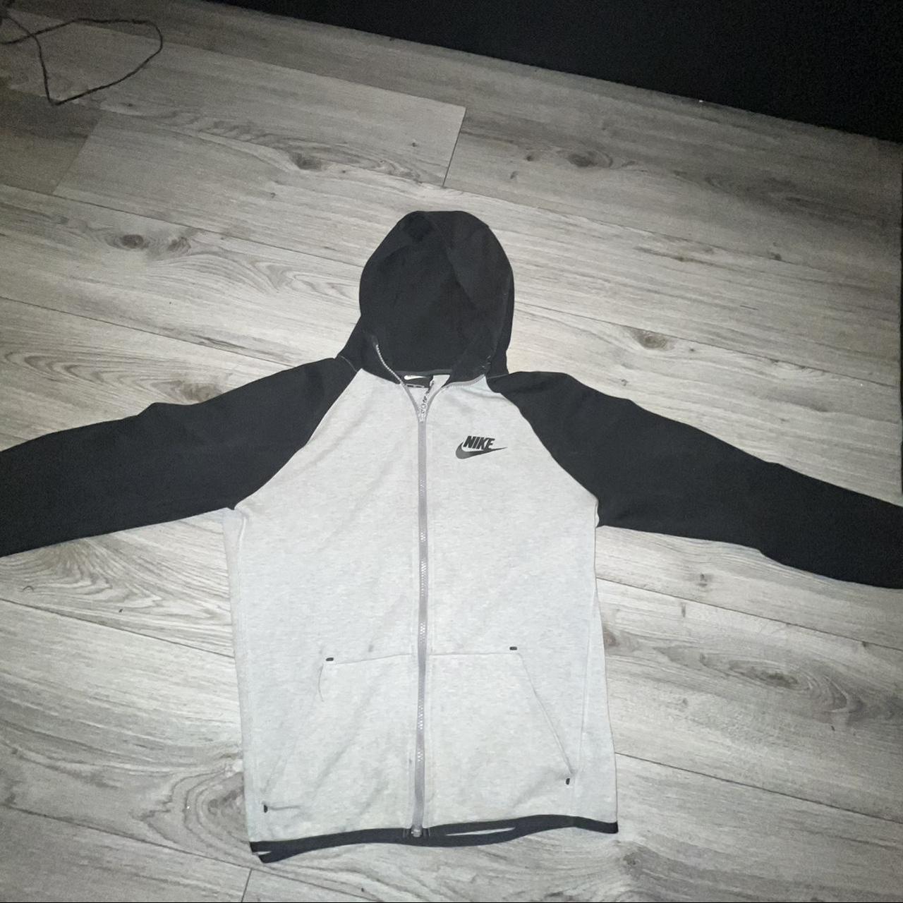 mens grey nike tech fleece