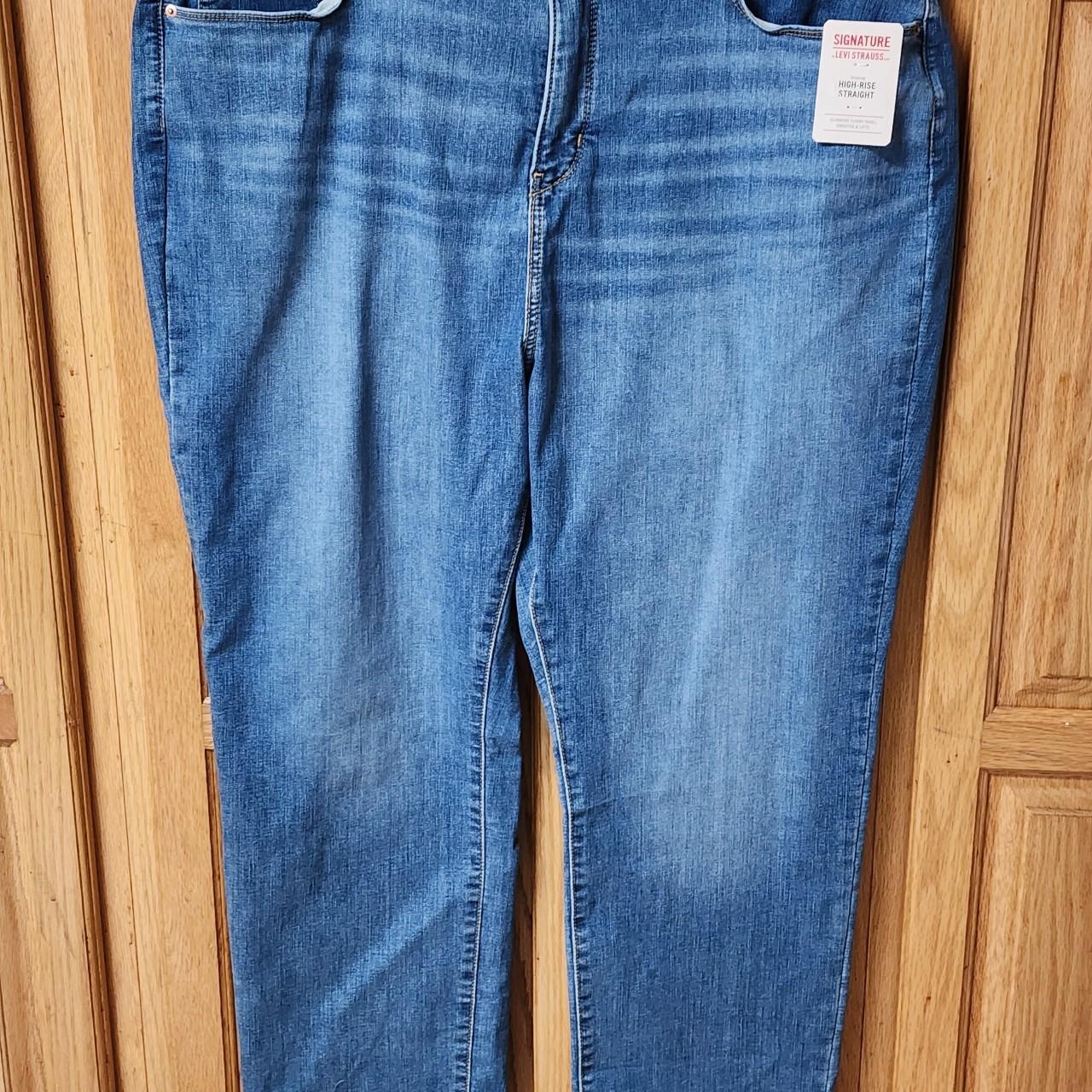 Womens signature levi strauss hot sale jeans