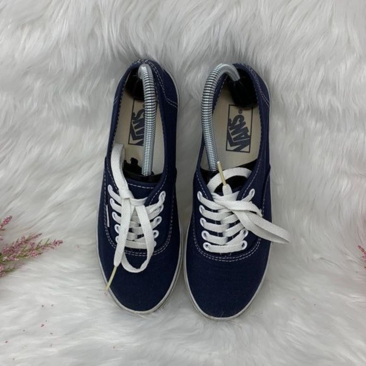 Navy blue vans outlet laces