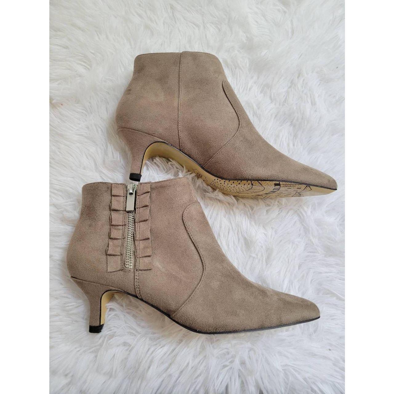 Bella Vita Women's Brown Boots | Depop