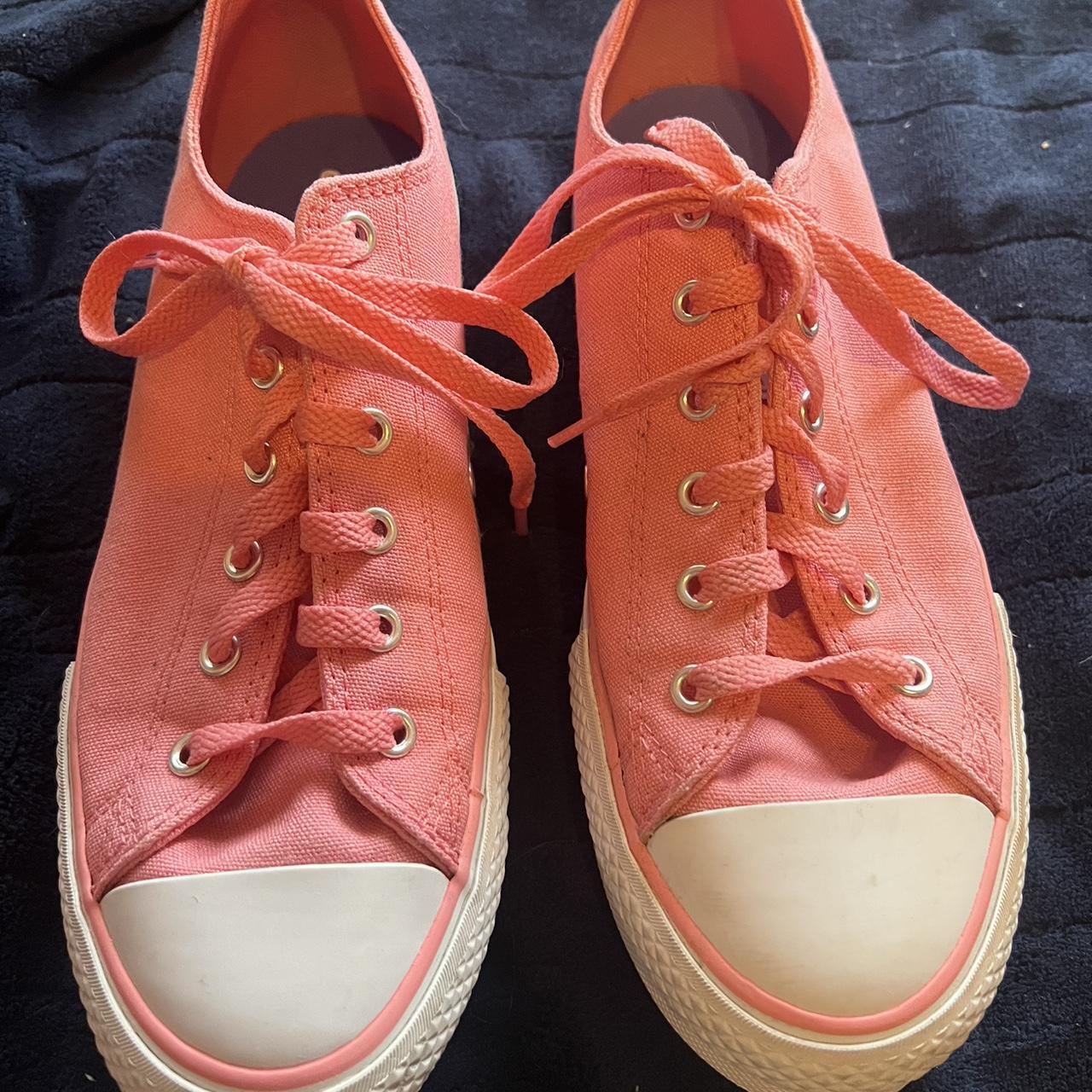 pink sole converse