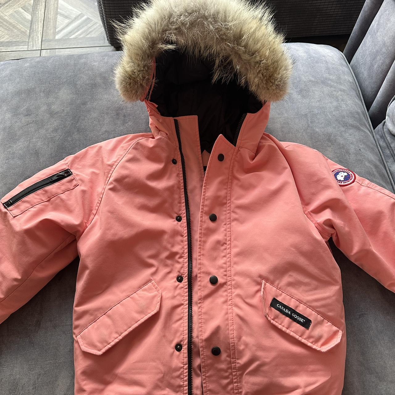 Kids Canada goose coat Few marks as shown nothing