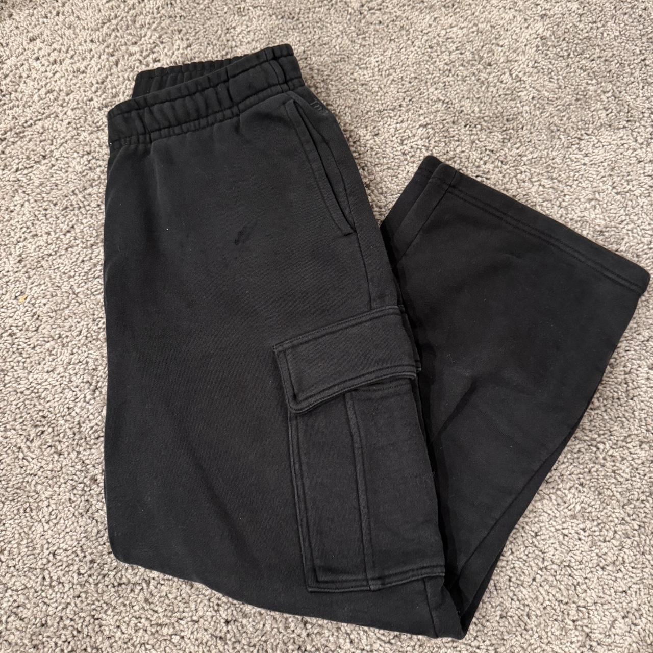 XS Aritzia tna mega fleece cargo sweatpants. Gently... Depop