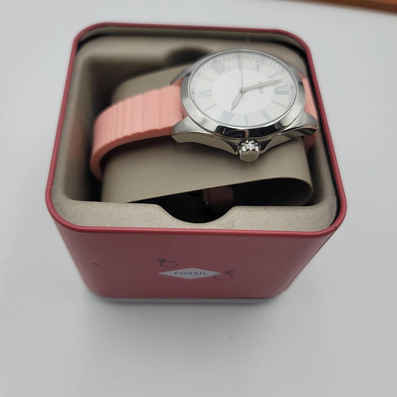 NEW Fossil Women