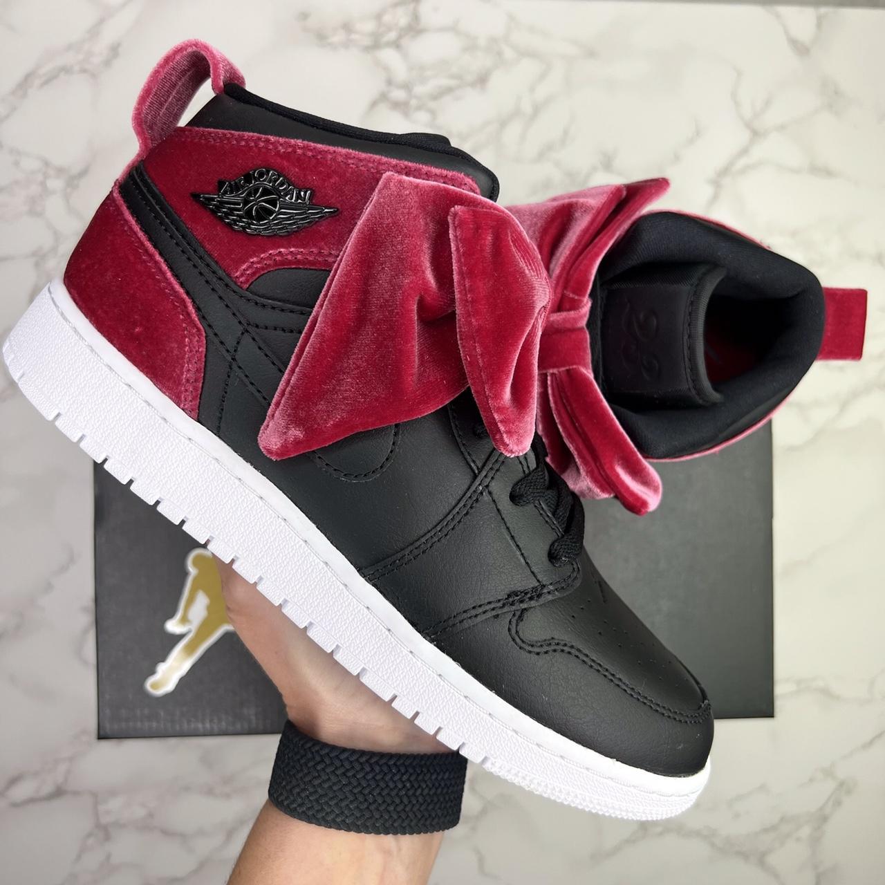 Air Jordan 1 outlet mid bow