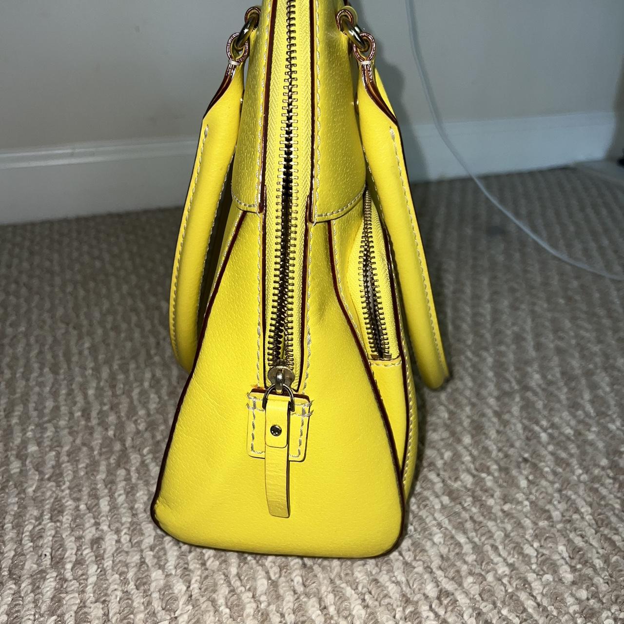 Buy Van Heusen Womens VH1 Yellow Tote Bag - Medium (VWBGDOSMU004309) at  Amazon.in