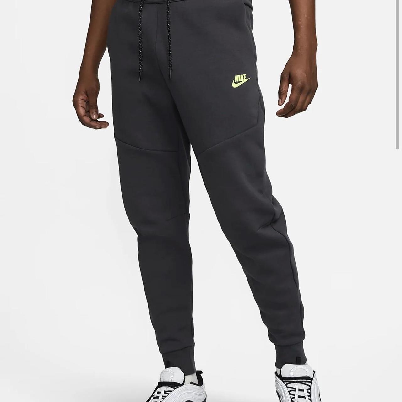 Nike Men's Joggerstracksuits Depop