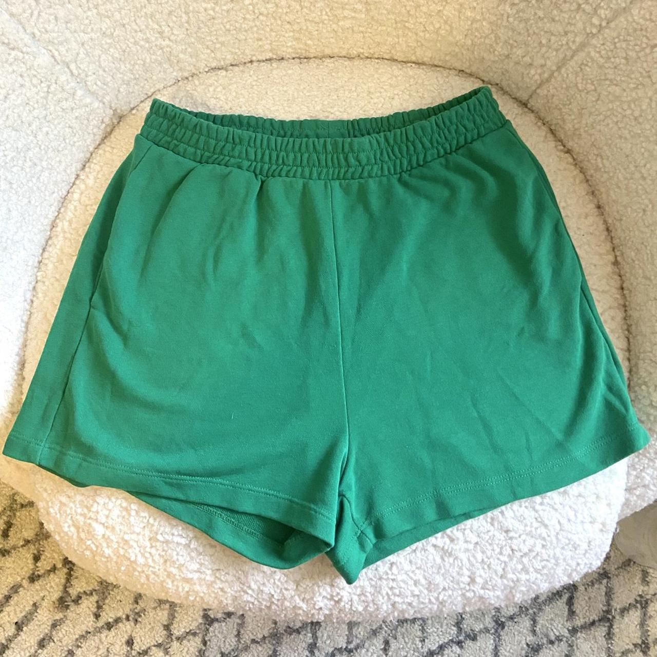 H&M Women's Green Shorts Depop