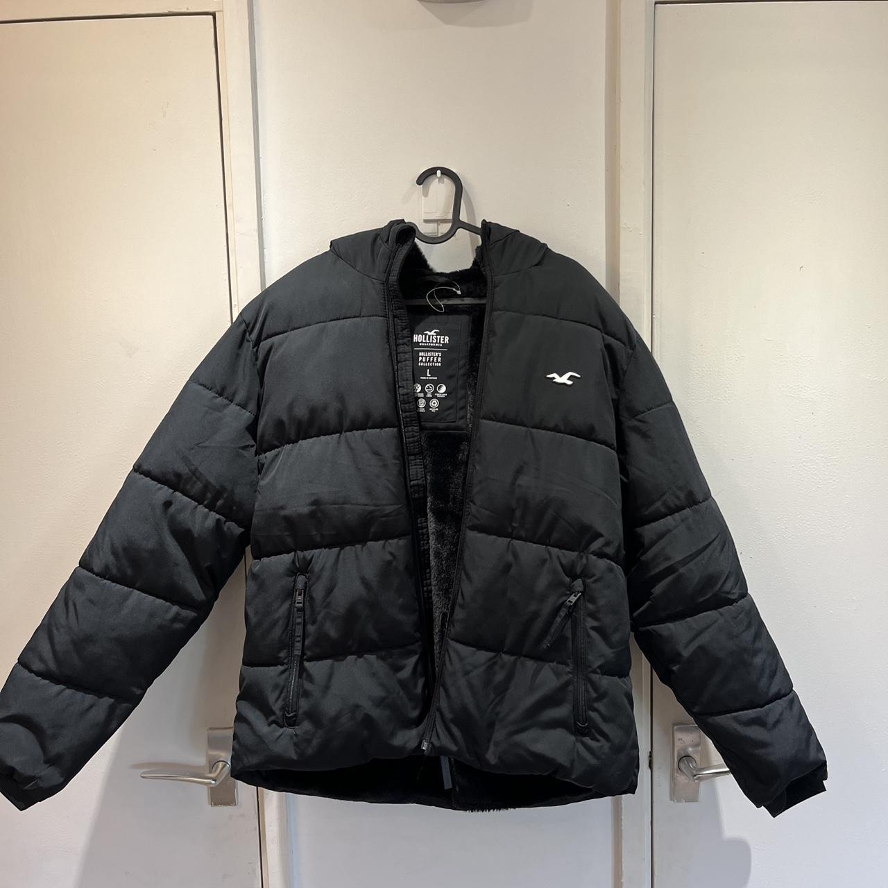 Hollister heavy puffer jacket in black on sale