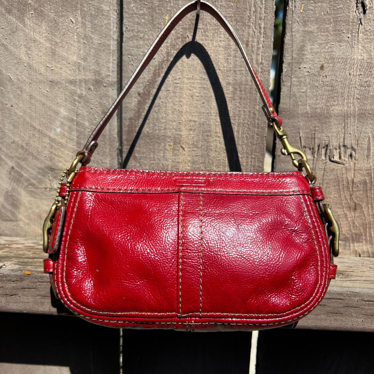 バッグ old coach ergo pocket shoulder bag red Coach vintage red shoulder bag ergo leather 9025 | Depop