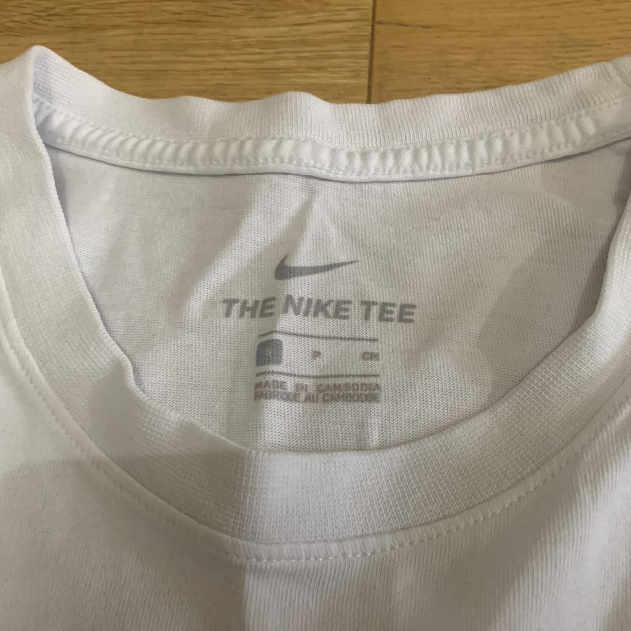 Nike Men's White T-shirt | Depop