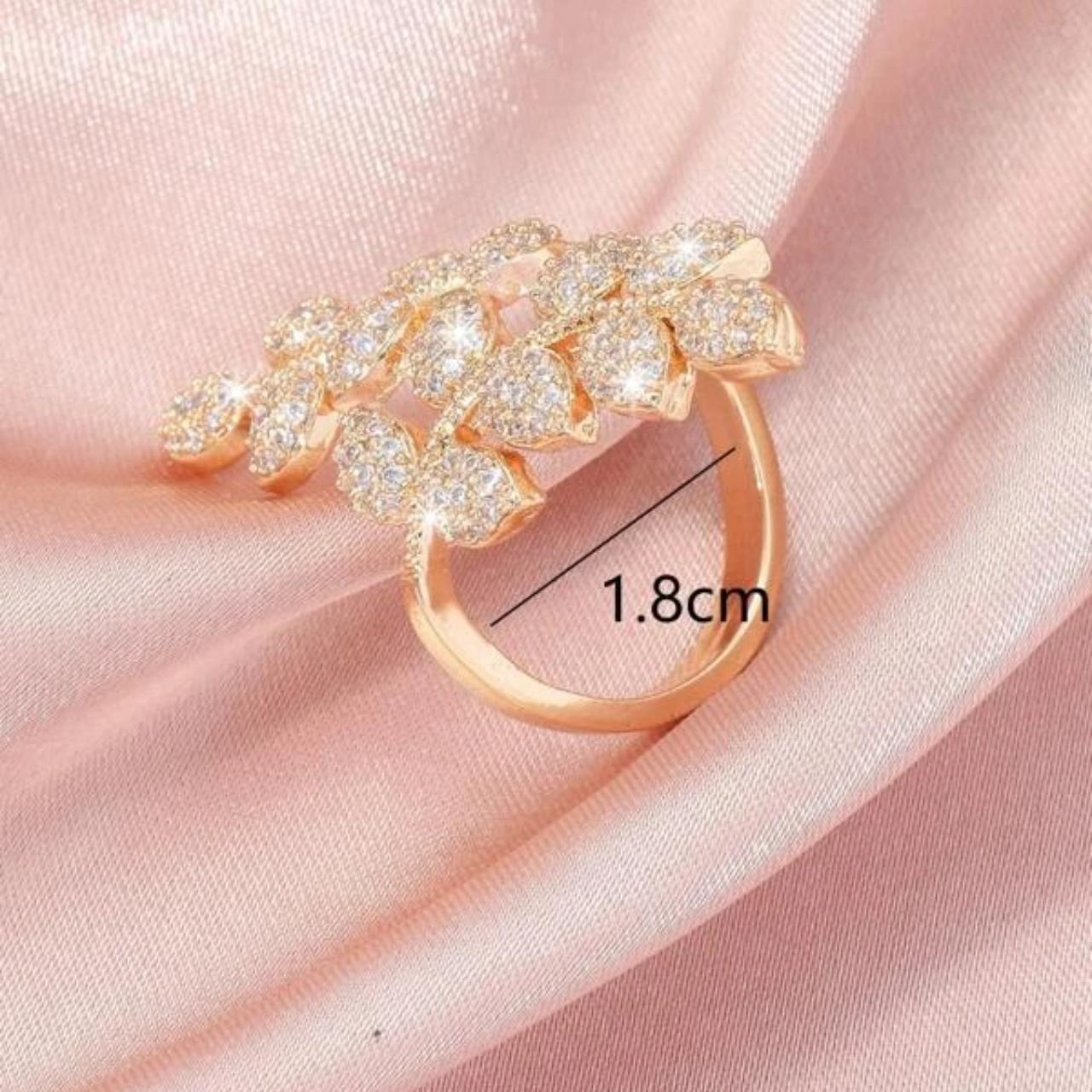 Women's Yellow and Gold Jewellery Depop