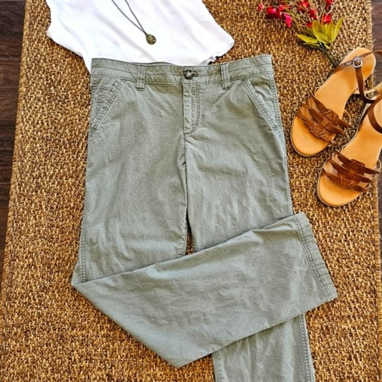 ladies white sweatshirt