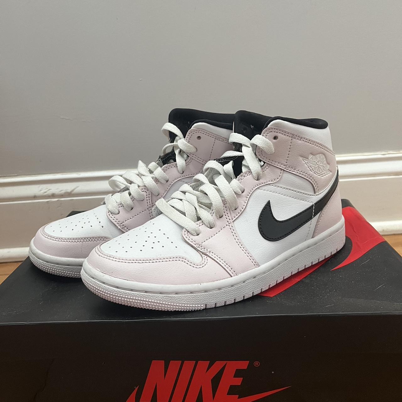 Nike jordan best sale rose pale