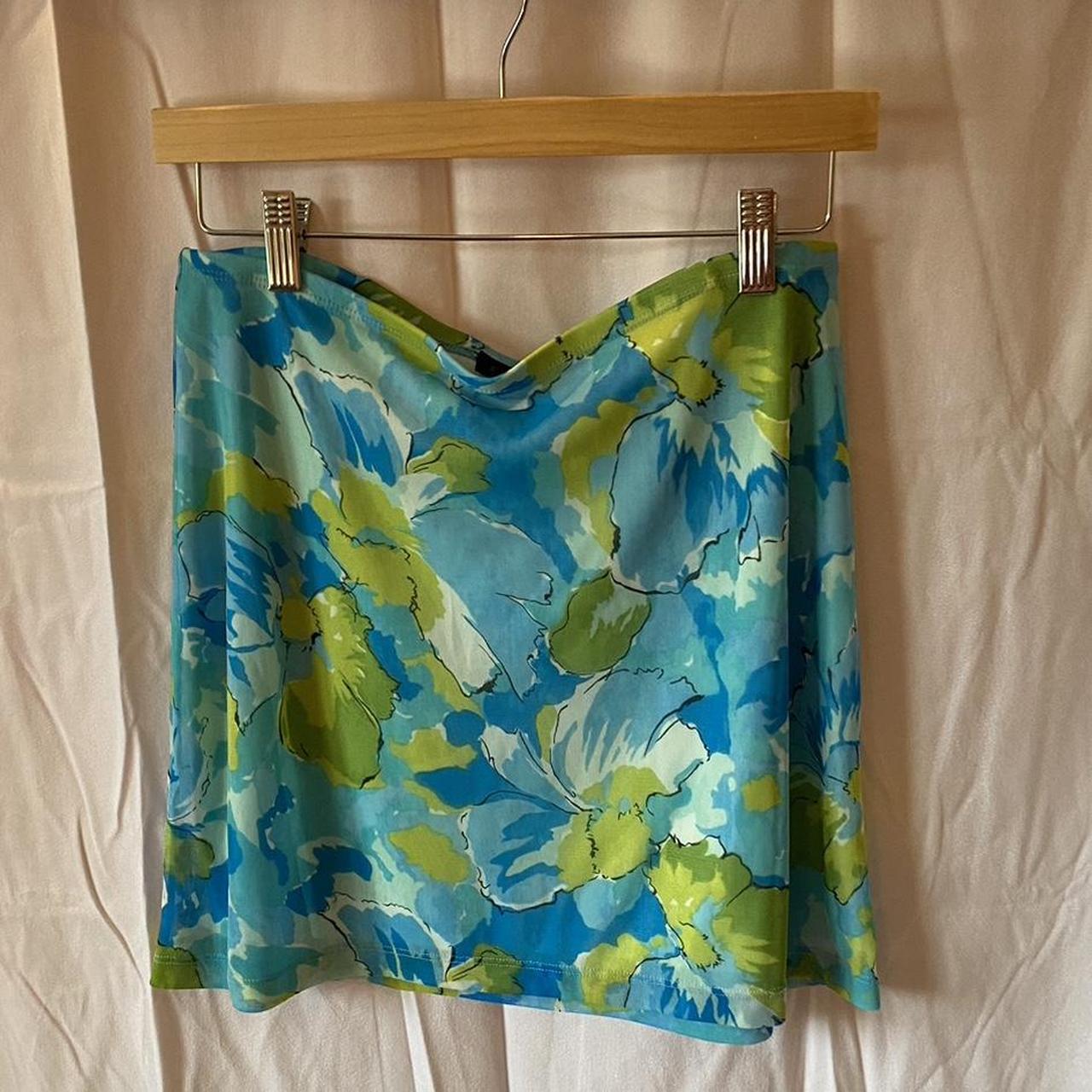 hawaiian skirt great material, stretchy, soft no... - Depop