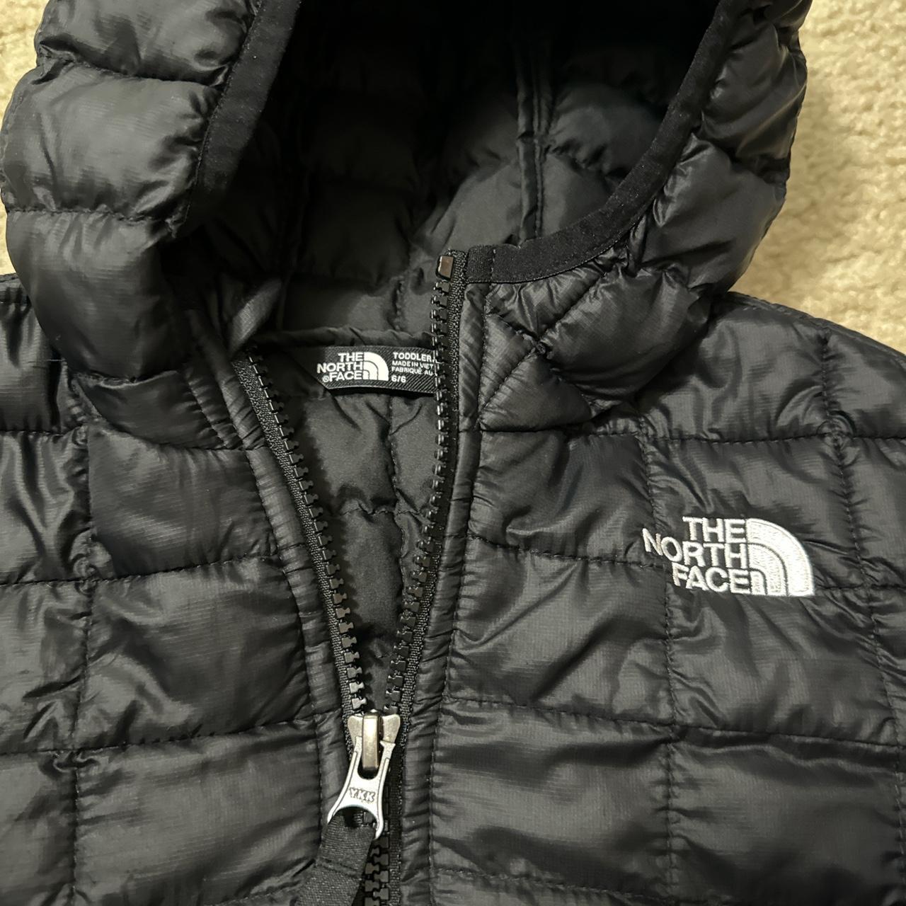 Toddler’ puffer jacket from The North Face. Depop