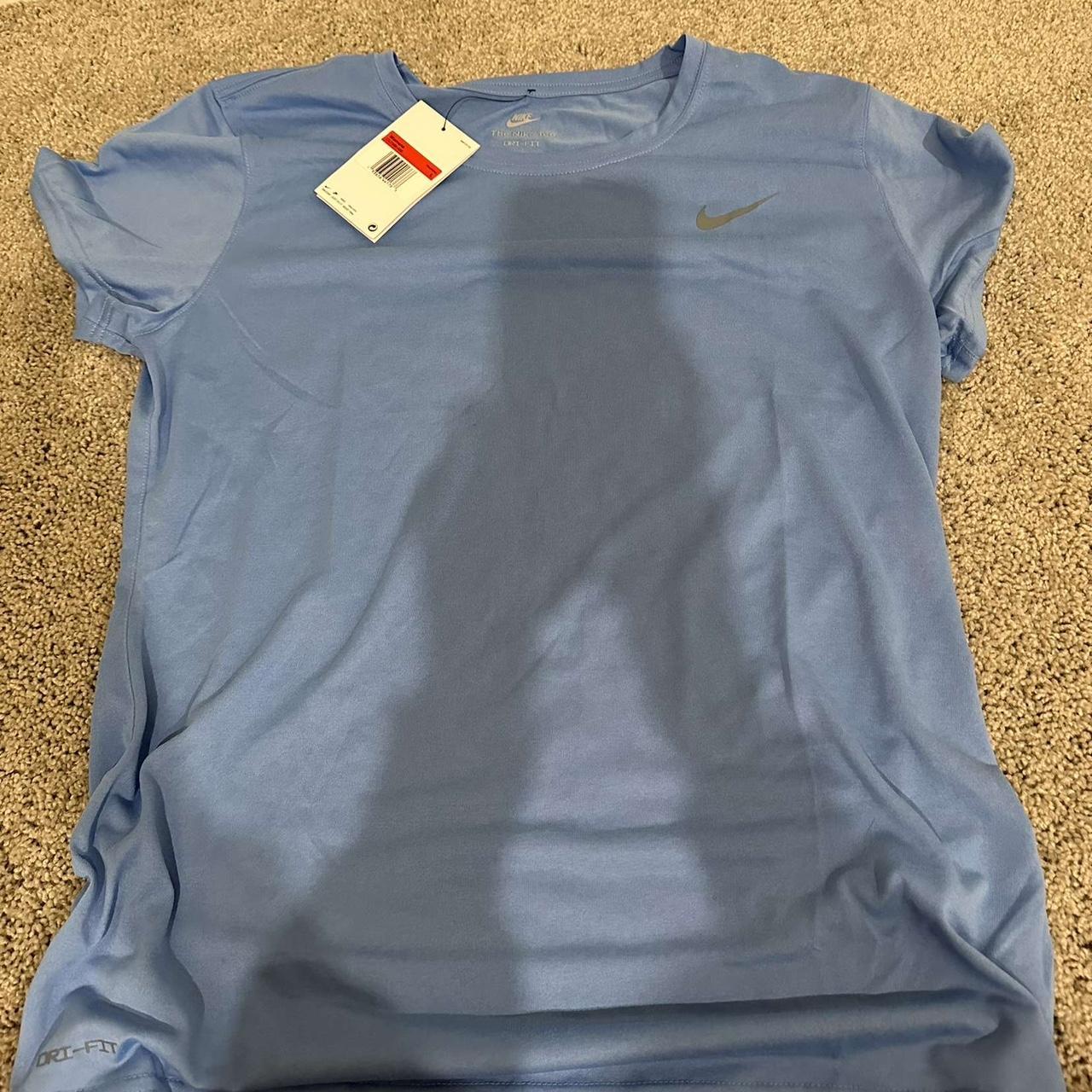 Nike Women's T-shirt | Depop