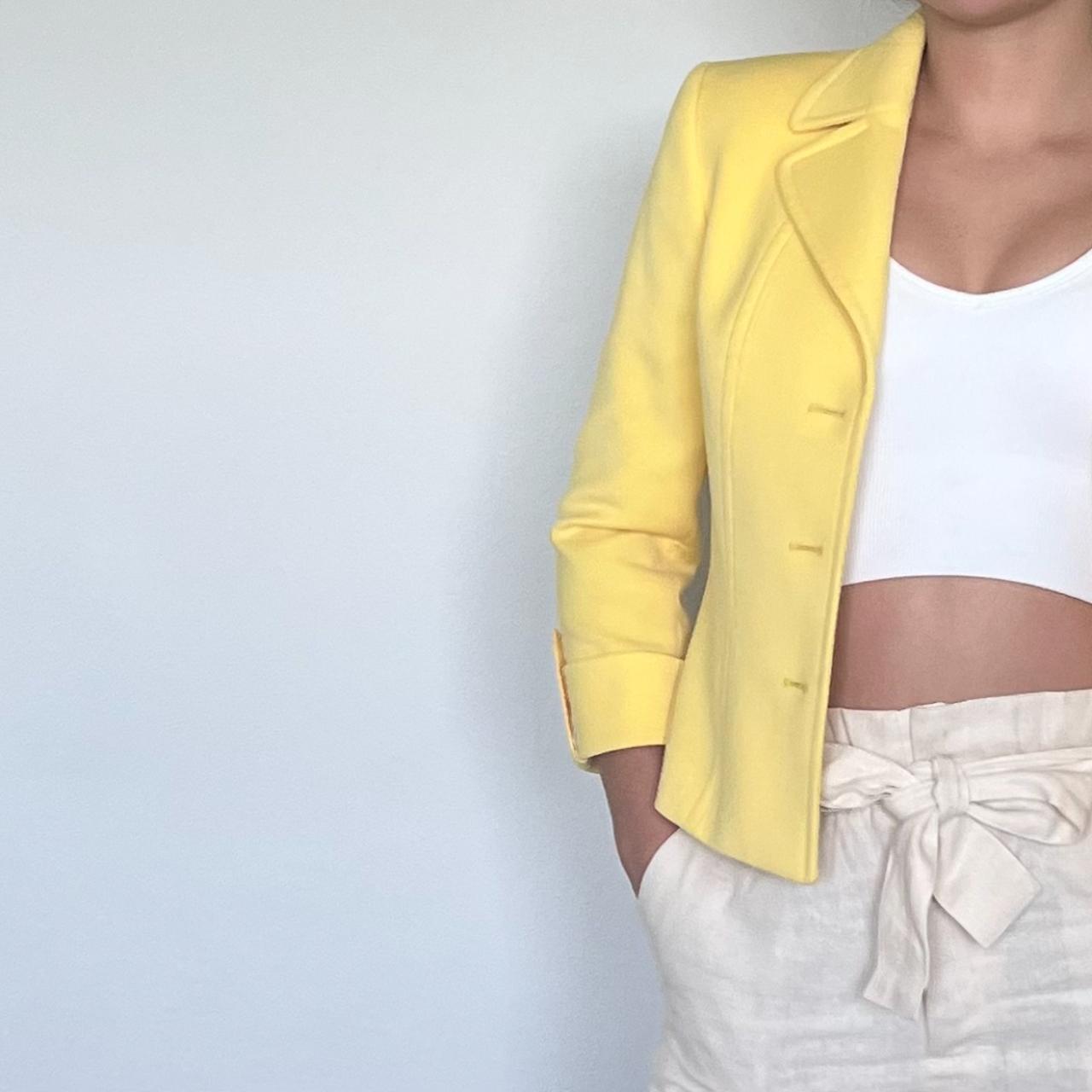 tahari yellow jacket