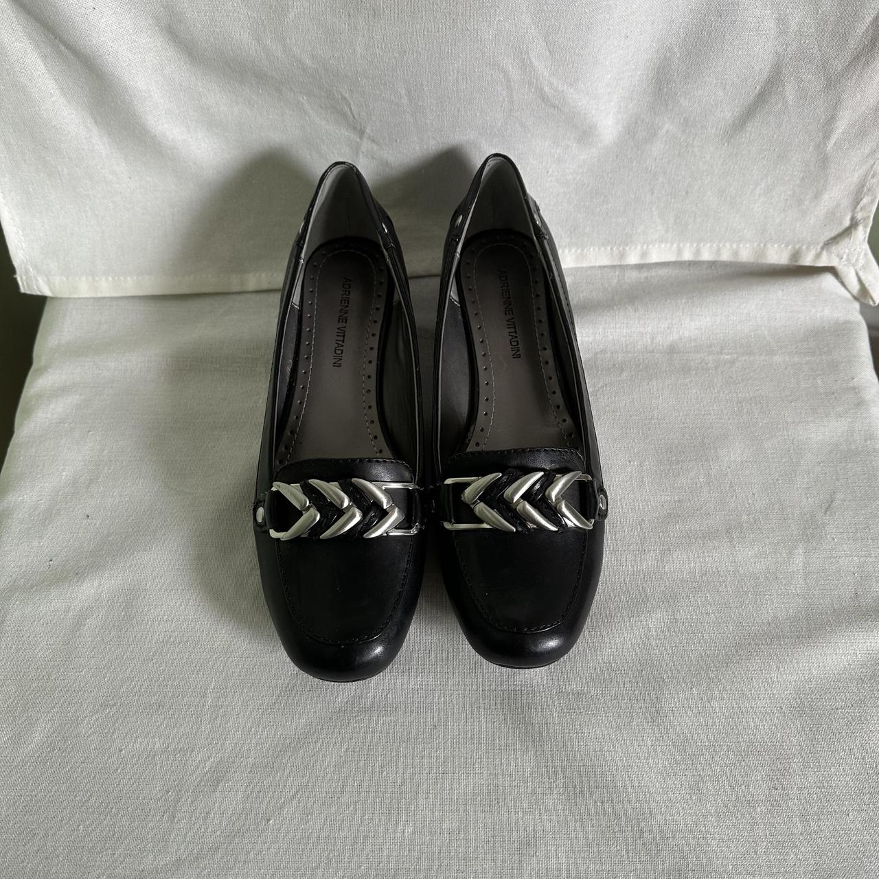 These Adrienne Vittadini loafer flats are a size... - Depop