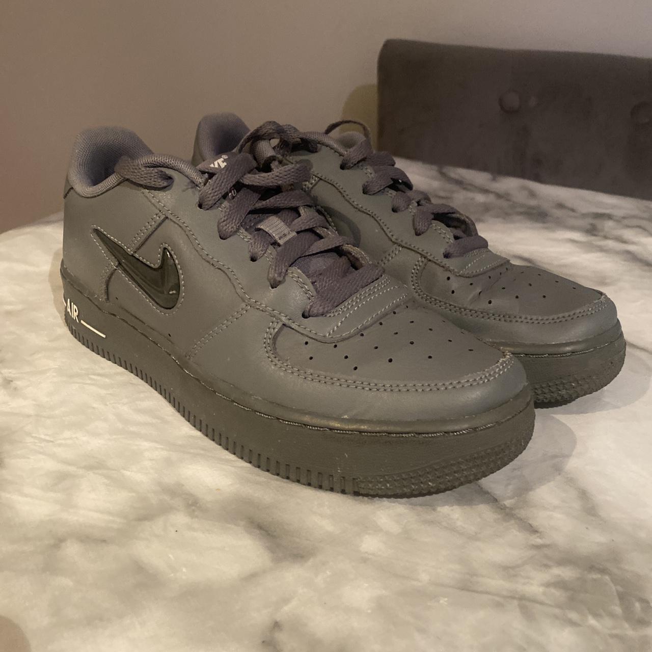 Grey air force outlet size 5