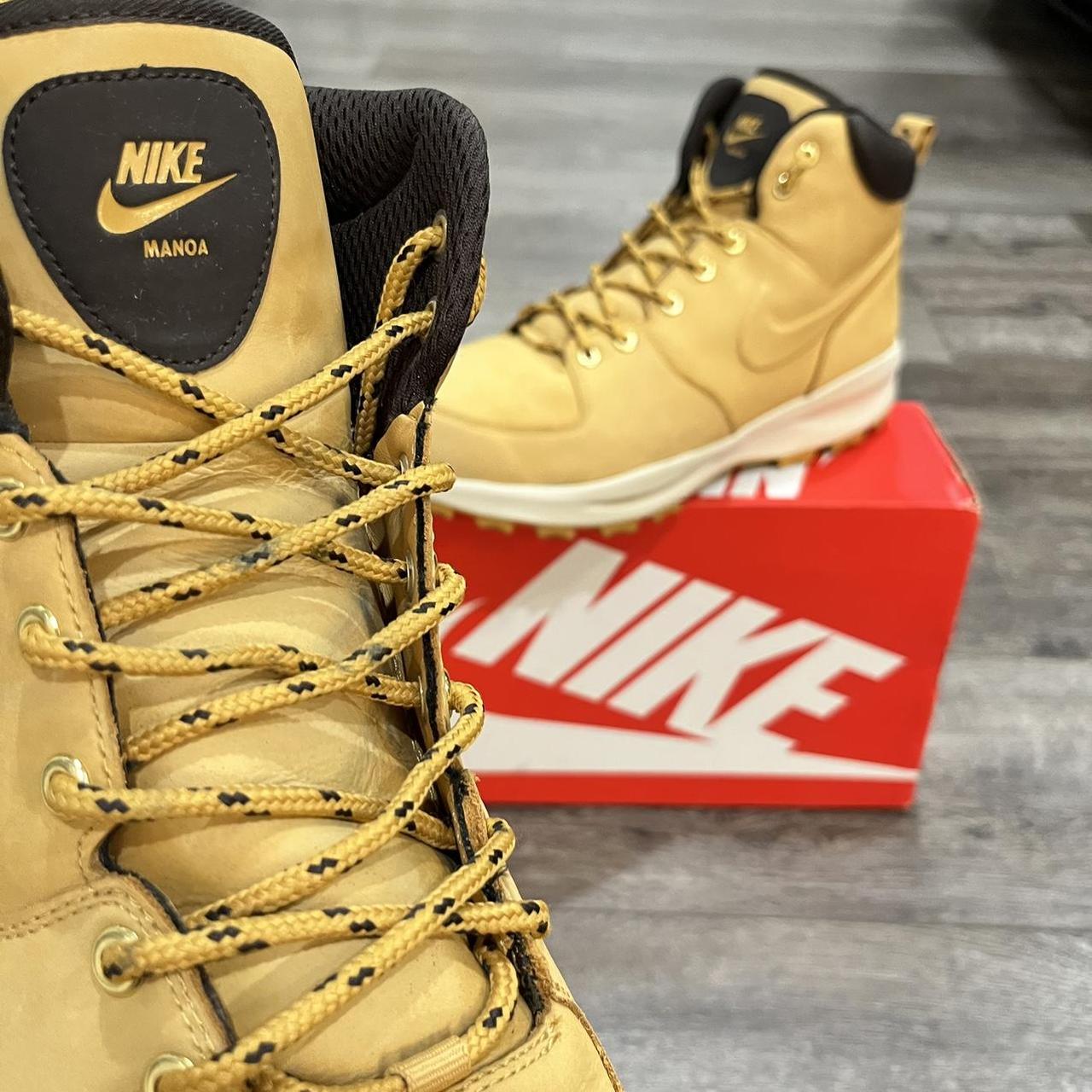tan nike boots men