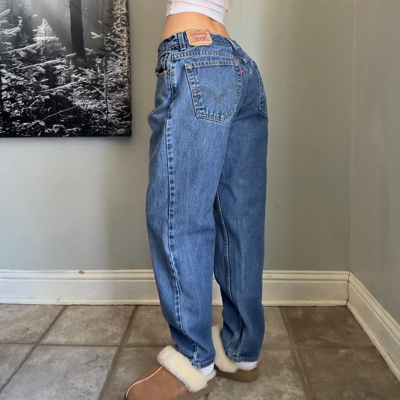 adorable light wash Levi’s relaxed fit dad jeans •... - Depop