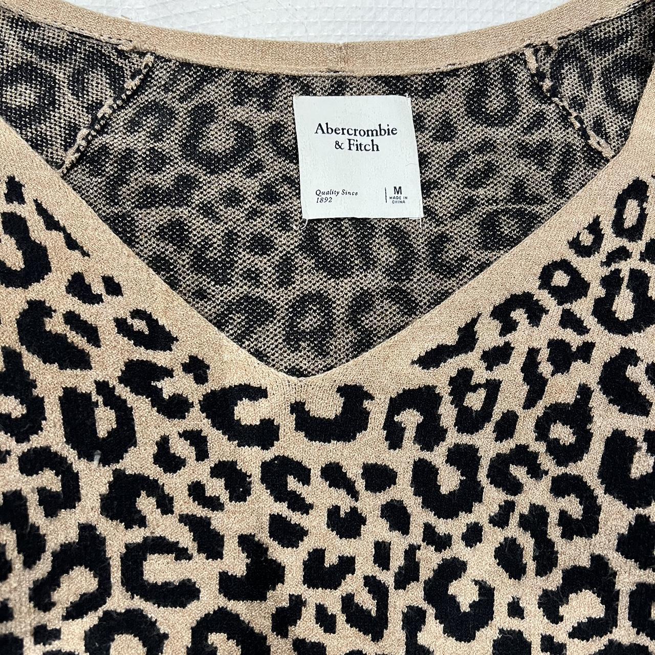 Abercrombie & Fitch leopard print V-neck knit- size... - Depop