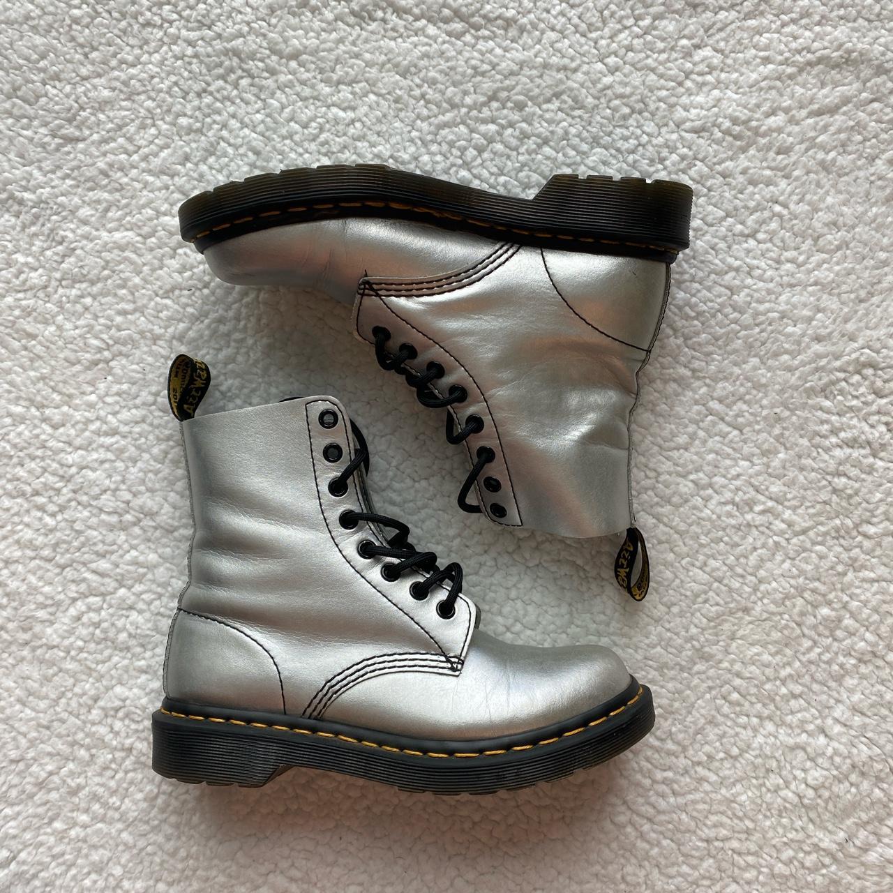 Dr martens best sale silver santos