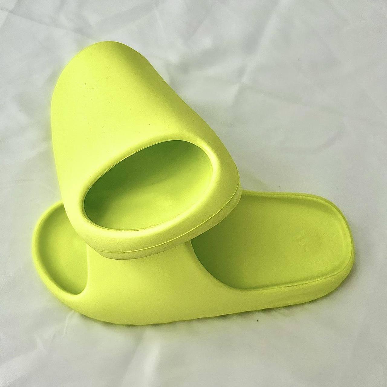 Yeezy Women's Green and Yellow Slides (3)