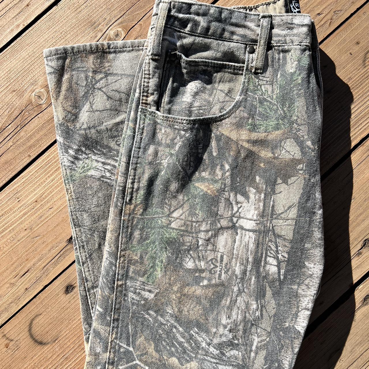 Realtree camo jeans size 34/30 size of waist flat... - Depop