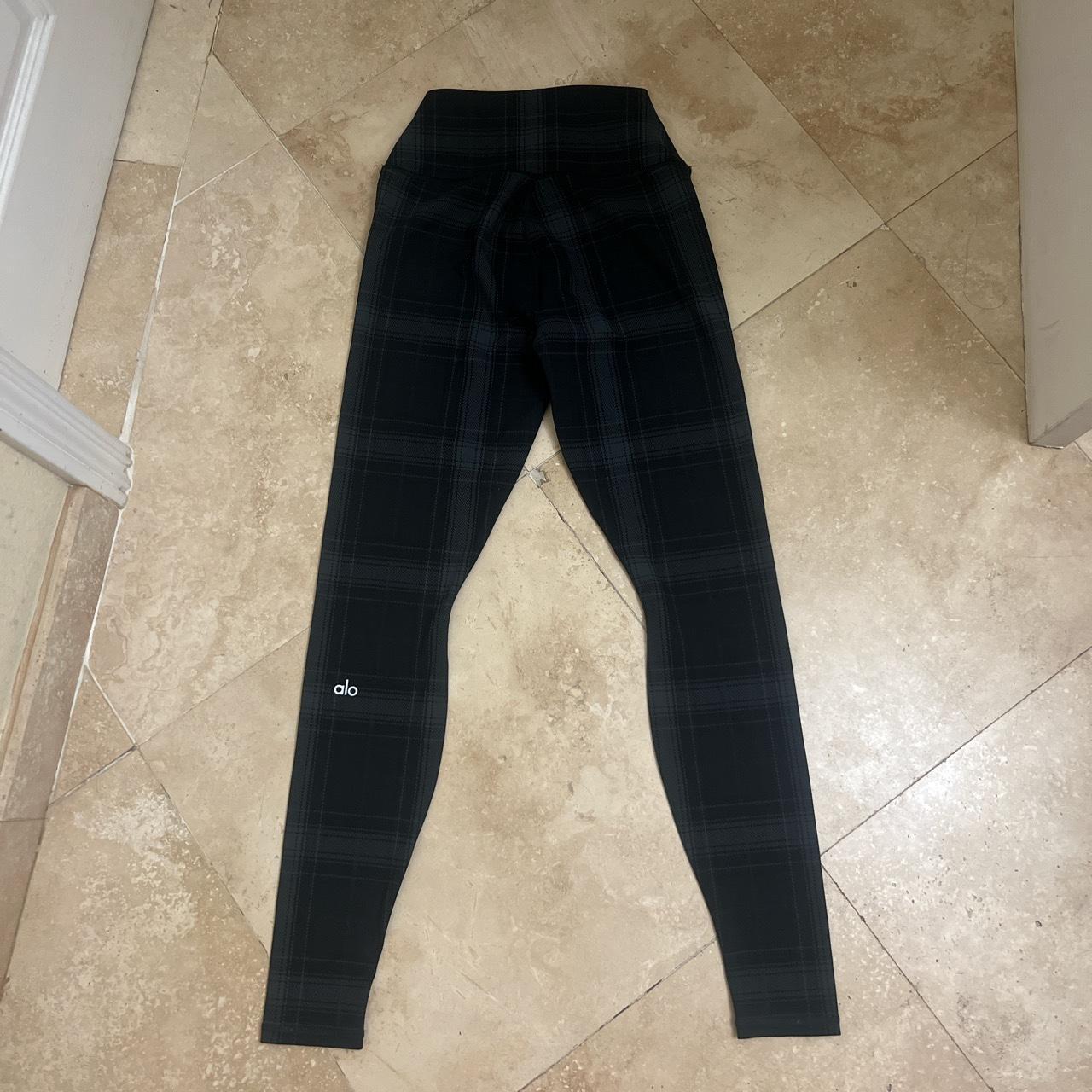 Alo Yoga legging black and plaid Size xs