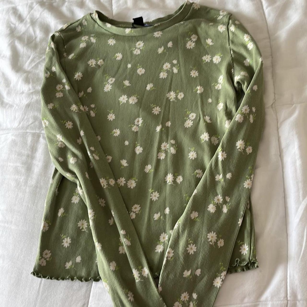 Forever 21 Women's Green and White Blouse | Depop