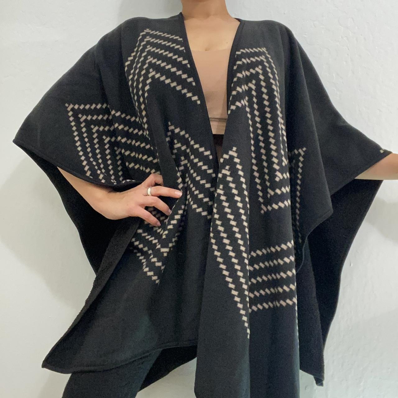 Ike Behar Women's Black and Cream Cardigan