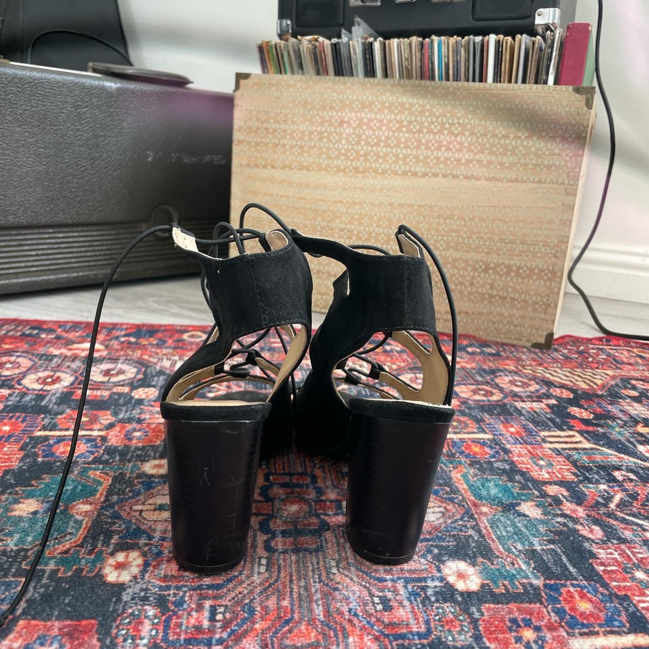 Chinese Laundry Women's Black Courts | Depop
